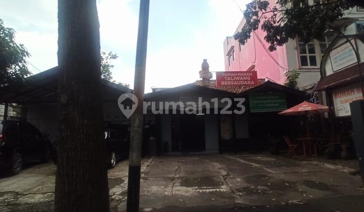 Single-Story Corner House Former Chicken Farm Taliwang Style.