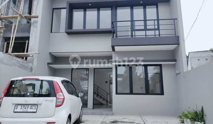 Two-Story New Nice House for Two-Year Lease In Pondok Hijau Complex North Bandung
