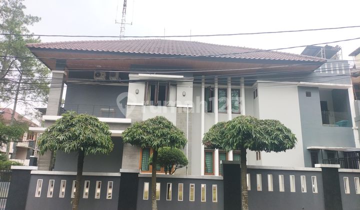 Rumah Mewah Hook 2 Lantai Komplek Parahyangan Permai Bandung Utara Lokasi Strategis, Lingkungan Asri 