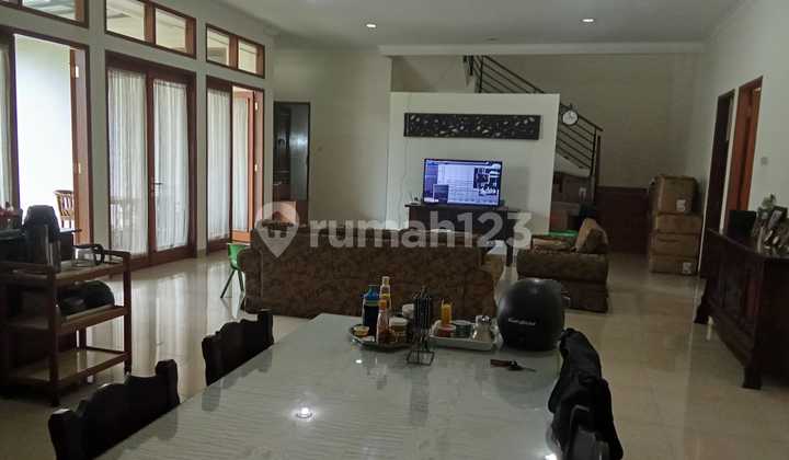 Spacious 2-Story Luxury House with Many Rooms, Ideal for Large Families, Serene Environment in Sukahaji Indah, Bandung 2