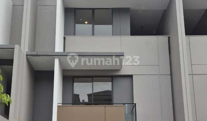 Beautiful 3-Story Fully Renovated House in Kelimutu Asya JCC, Cakung, East Jakarta 1