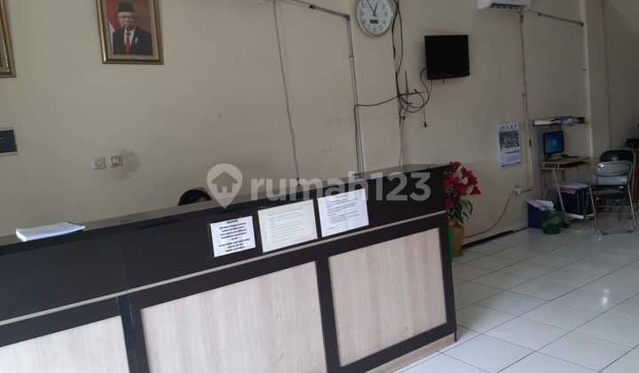 Strategic & Neat Shophouse next to BCA Bank Bekasi Town Square, Bekasi 2