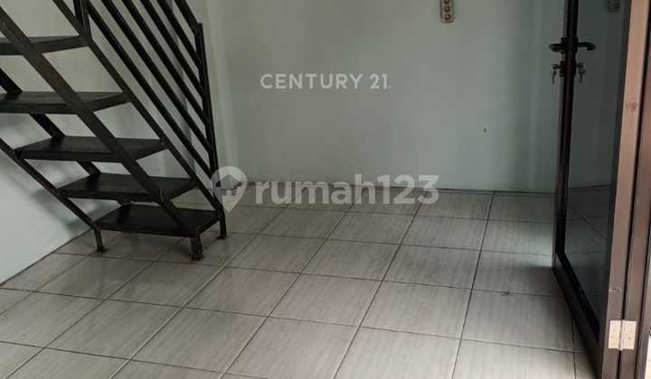 SHOPHOUSE FOR RENT. Location at Jl.Raya Bekasi Km. 24, Cakung District, East Jakarta.