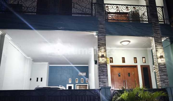 Rumah Bagus 2 lantai di Kota Harapan Indah Bekasi  2