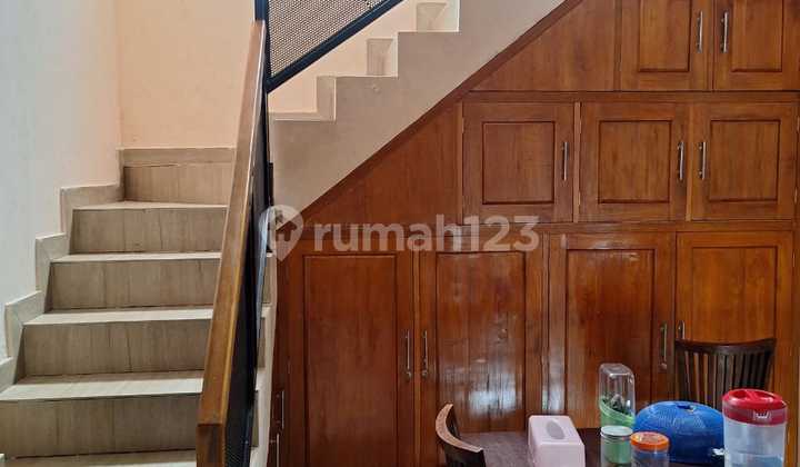 Disewakan Rumah Fully Furnished, Hunian di Dalam Cluster di Kota Harapan Indah 2