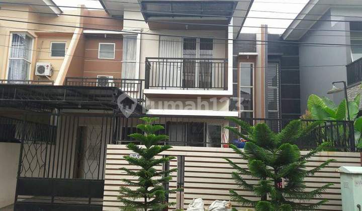 Hunian Nyaman 2 Lantai di Metland Menteng Jakarta Timur - Lokasi Premium