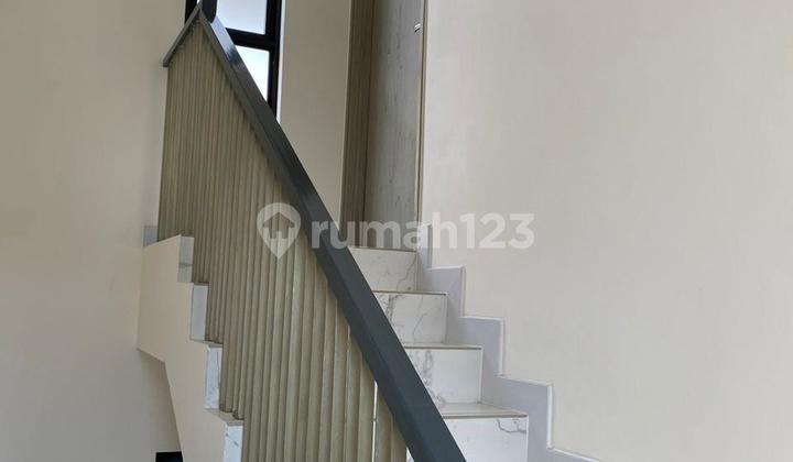 Rumah 3 Lantai Cluster Semayang Asya Cakung Jgc