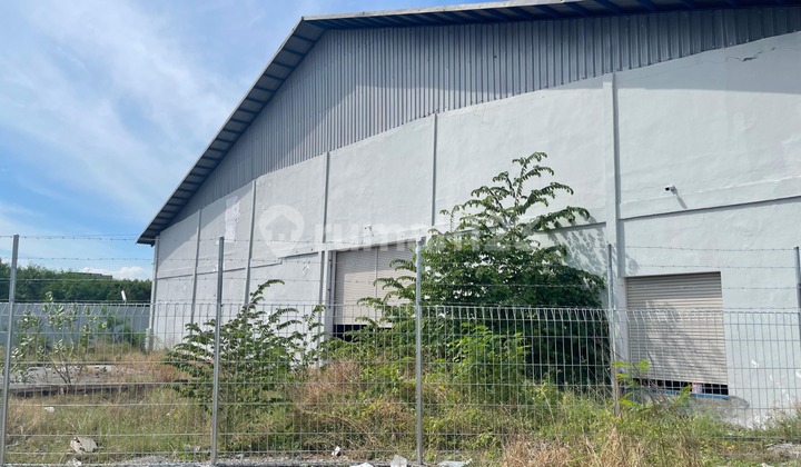 Disewakan Gudang di Margo Mulyo Disewakan Gudang di Margo Mulyo