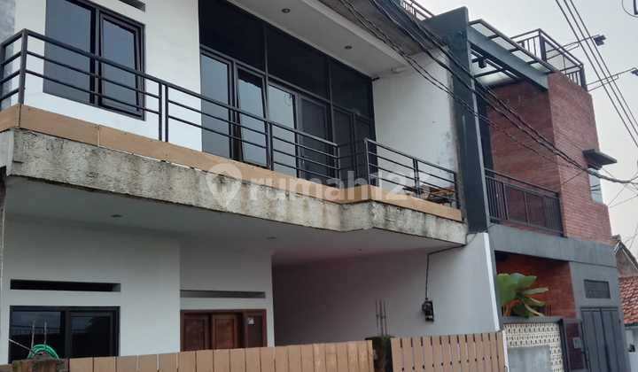 Rumah Bagus 3 Lantai di , Tipar Timur, Padalarang, Bandung Barat