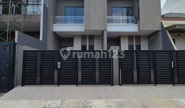 DIJUAL 2 RUMAH KEMBAR BARU SIAP HUNI VILLA KALIJUDAN INDAH, Surabaya Timur 2