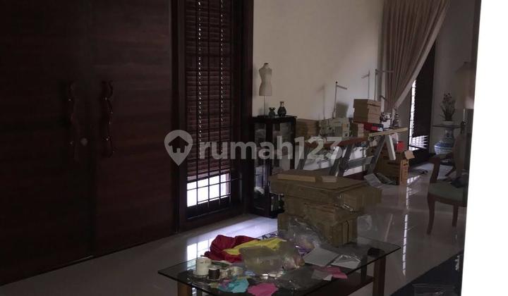 Dijual RUMAH BESAR 2 lantai SIAP HUNI di perumahan PAKUWON CITY Surabaya Timur 2