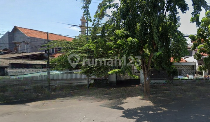 FOR SALE LARGE CLASSIC HOUSE on Karang Menjangan Street, Central Surabaya 2