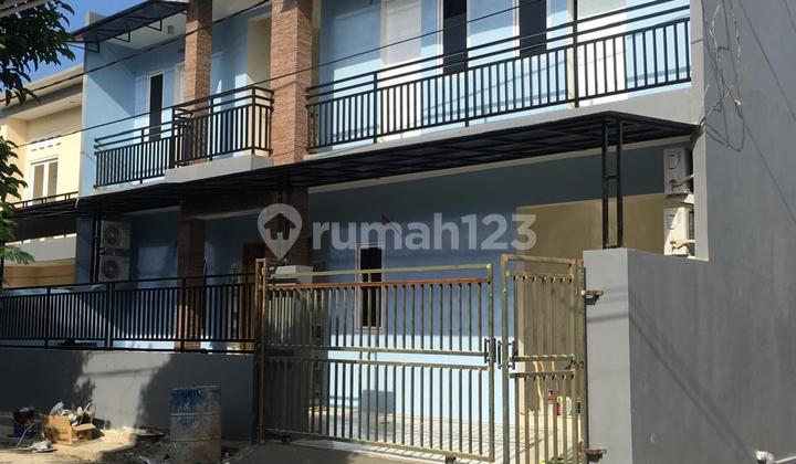 Kosan 16 Kamar Full Terisi di Pintu Blakang Stan Kosan 16 Kamar Full Terisi di Pintu Blakang Stan