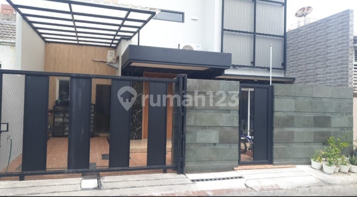 Rumah Dua Lantai di Jual di Simpang Darmo Permai Surabaya Rumah Dua Lantai di Jual di Simpang Darmo Permai Surabaya