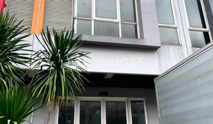 Shop House For Rent at Grand Pakuwon, West Surabaya Shop House For Rent at Grand Pakuwon, West Surabaya