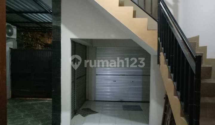 Already Full Tenants (12 Rooms)!! For Sale: Women's Boarding House (3 Floors) in Kedungbaruk, East Surabaya 2