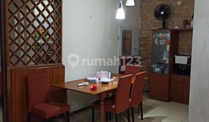 Bebas Banjir - Furnished!! Rumah 2 Lantai SHM di Jalan Wisma Permai Mulyorejo Surabaya 2