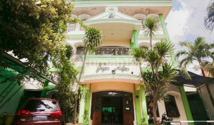 Hotel, 3 Floors, Freehold, in Genteng Peeneleh Surabaya - Only 5 Minutes From Tunun Plaza Surabaya