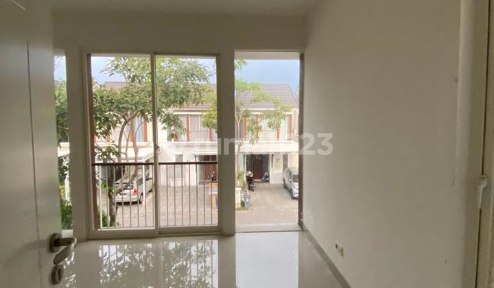 Disewakan Rumah 2 Lantai, 3 Kamar di Grand Harvest Wiyung, Lokasi Nyaman & Siap Huni