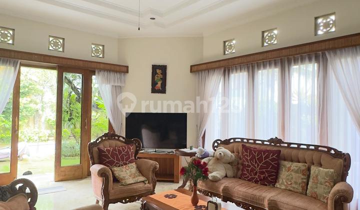 Dijual Cepat Rumah Villa 2 Lantai Beserta Furnish di Kerobokan, Badung, Bali 2