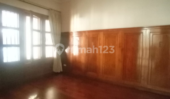 Dijual Rumah Estetik Jalan Kapuas,Selangkah ke Jalan Dipenegoro & Darmo 2