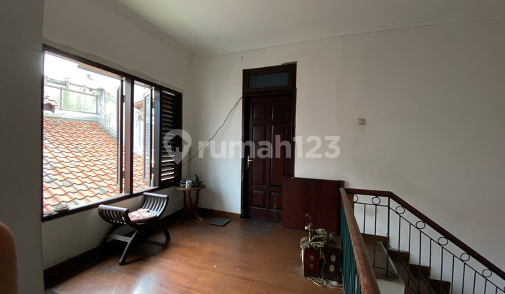 For Quick Rent Special Price House on Jambi Street, Darmo Central Surabaya For Quick Rent Special Price House on Jambi Street, Darmo Central Surabaya