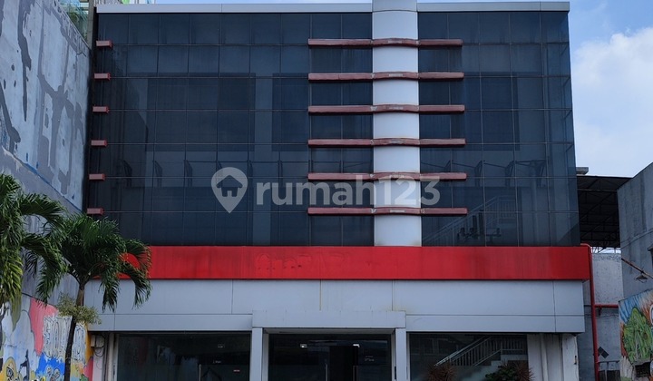 Translation to English: "For Sale: Shop/Office Located on S. Parman Street, Malang City" 1