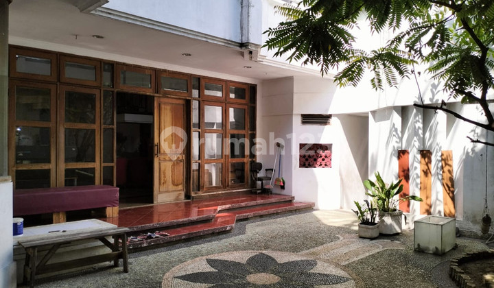 Dijual Rumah Komersial Bagus di Jalan Untung Suropati, Surabaya Pusat 2