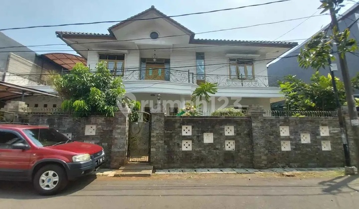 To Buy Cheap Luxury Ready-to-Occupy House in Elite Complex Pondok Kelapa