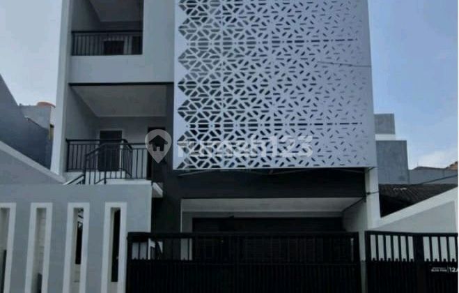 Rarely Found Brand New House, Suitable for Elite Boarding Business in Kelapa Gading or For a Large Family With Many Rooms.