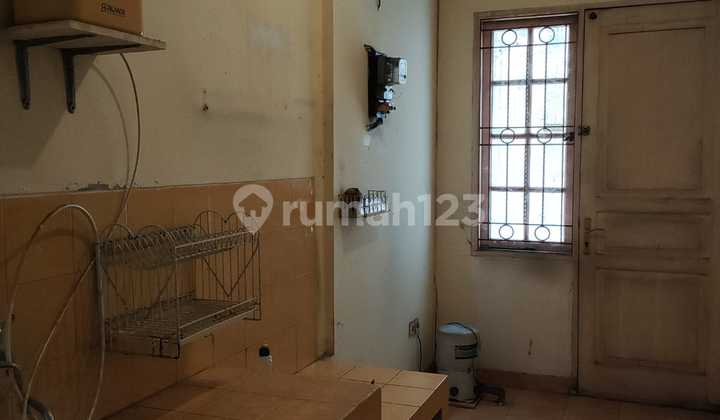Spacious House With Many Rooms Close to Sports Club 2