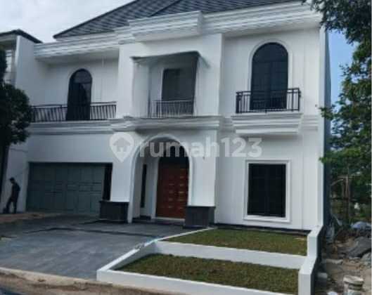 Newly Built Large House, Suitable For Large Families With Large Parking Capacity Fits Up To 6 Cars.