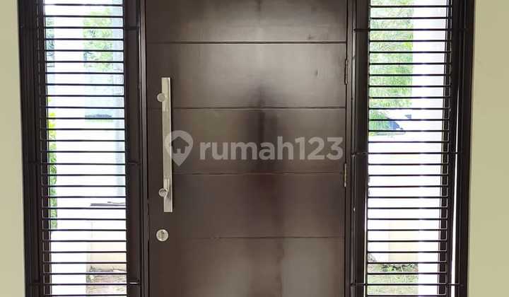 Rumah Mewah Dekat Sportclub Dan Fasilitas Kota Harapan Indah