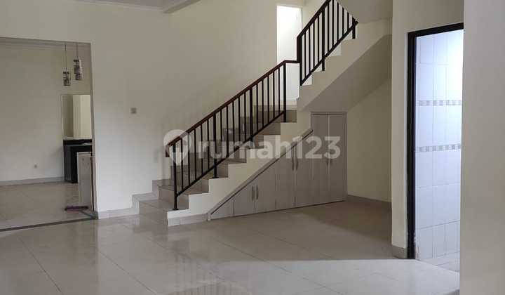 Rumah Mewah Dengan Sportclub Didalam Cluster Dekat Dengan Berbagai Fasilitas Kota Harapan Indah