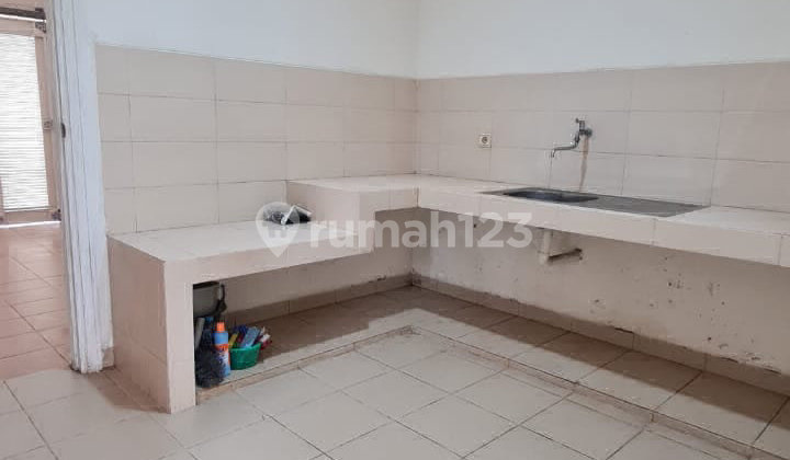 Rumah   Besar 2 Lantai Lokasi Strategis Suvarna Surera 2