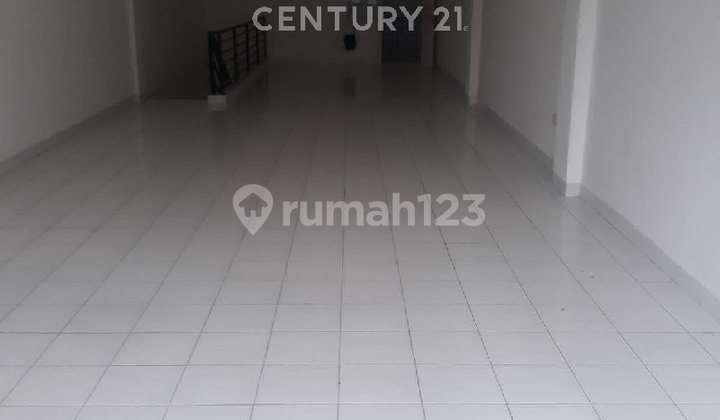 3-Story Shop House Full Building Roadside Poris Tangerang R2286 3-Story Shop House Full Building Roadside Poris Tangerang R2286