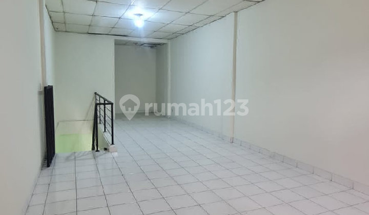 2-Storey Shop House in a Busy Location, Suitable for Business in Alam Sutera R2311