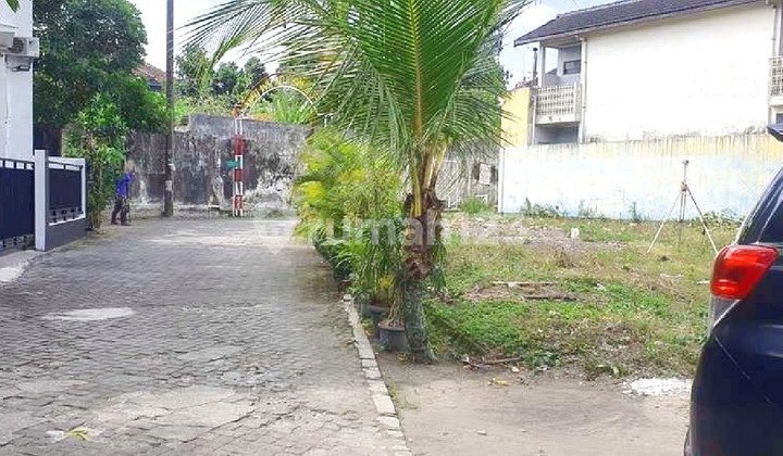 Pogung, Tanah Yogyakarta  3 Menit kampus UGM