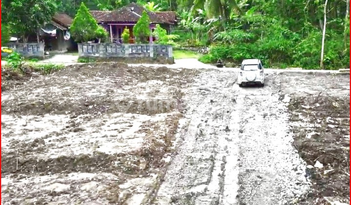 Jl. Nasional Sentolo, Tanah Yogyakarta Dekat RS. Queen Lathifa