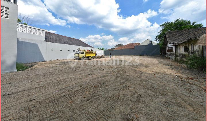 Near Trihanggo Toll Gate, Jogja Sleman Land on Jambon Street, Suitable for Luxury Homes.