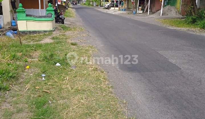 350 Land of SMK Yapemda 1 Sleman Jogja in Berbah Mangku Asphalt Road