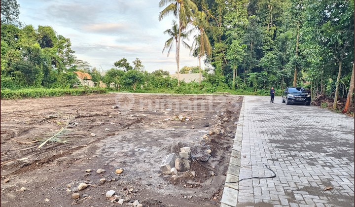 Sleman Jogja SHM area Kampus UII Jalan Kaliurang. Cocok untuk Kost. Akses mobil papasan