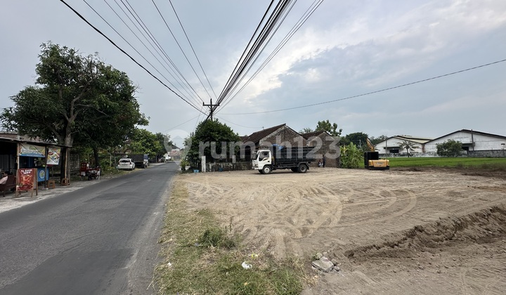 Berbah Jogja, By the Asphalt Road, Near Jogja Airport and Tourist Attractions, Suitable for Homestay or House Berbah Jogja, By the Asphalt Road, Near Jogja Airport and Tourist Attractions, Suitable for Homestay or House