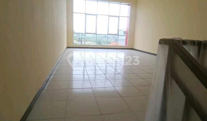 New 3-Story Shop House in Kedamean, Driyorejo, Gresik, Profitable Investment New 3-Story Shop House in Kedamean, Driyorejo, Gresik, Profitable Investment