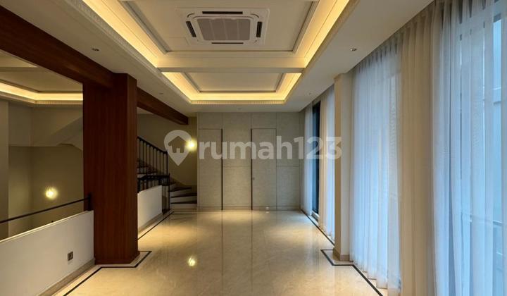 Luxury Ready-to-Occupy House in South Jakarta with Elevator in Permata Hijau 2