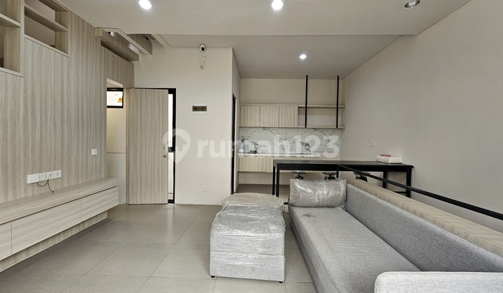 For Sale: Tabebuya Cluster Impresahaus Bsd House, KPR Available, Furnished.