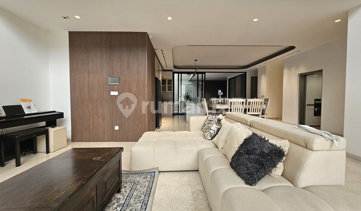 For Sale: Sultan House in Navapark Cluster Laurel BSD, Private Elevator. 2