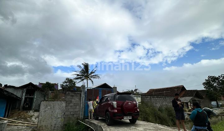 COW SHED IN THE CENTER OF GARUT CITY