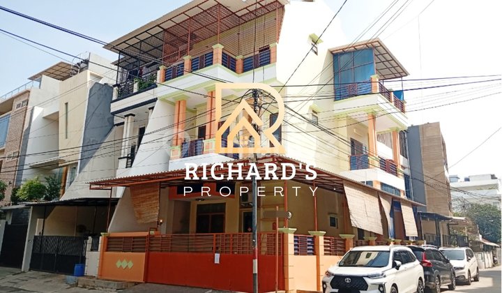 Hoek House Muara Karang 9x15 Facing Northwest Wide Road