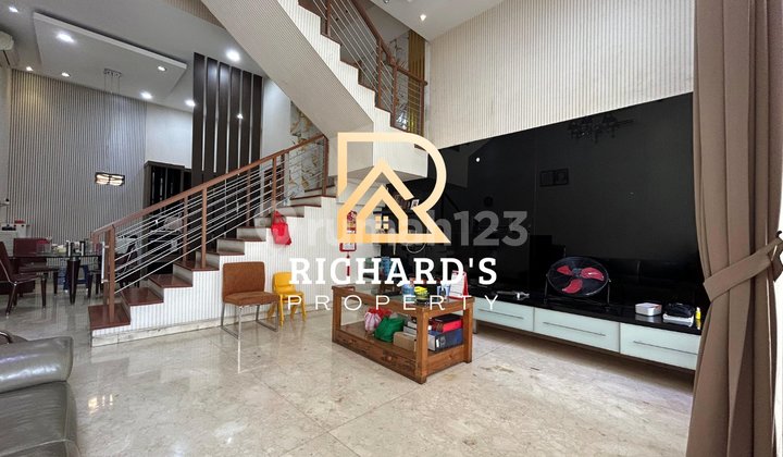 Rumah Modern Minimalist Muara Karang Lantai Marmer, High Ceiling